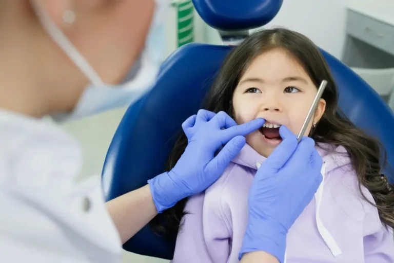 Choosing the Right Pediatric Dentist Service in Oakville: What Every Parent Needs to Know