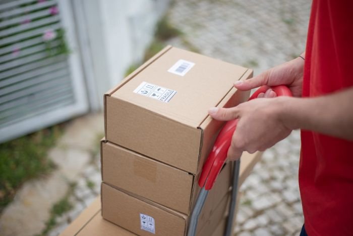 How to Send a Parcel to Europe from Abroad